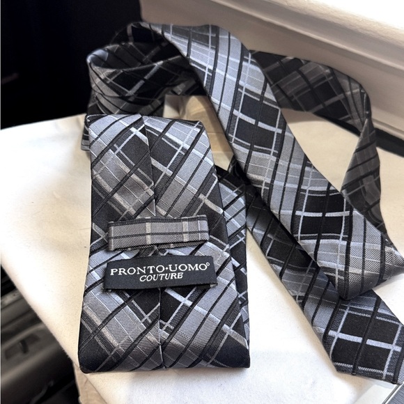 💥Elegant Vintage Pronto Uomo Italian Silk Black and Gray Men's Tie💥 - Picture 8 of 16